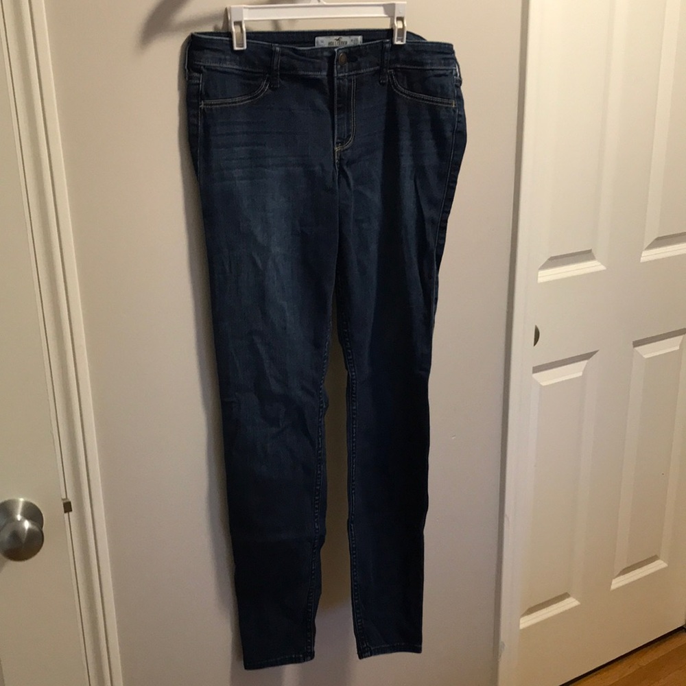 Hollister dark wash size 9L jeggings.